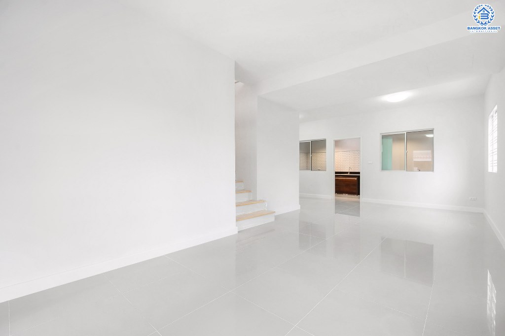 บ้านมือสองตกแต่งใหม่ ห้องมุม! ม.พฤกษาวิลล์63/1 นครอินทร์-พระราม5 สุดคุ้ม! กับบ้านพร้อมอยู่ เนื้อที่ 25.2 ตร.ว. ฟังก์ชั่น 3 ห้องนอน 2 ห้องน้ำ ครบครันทั้งครัว และโรงรถ บนทำเลโซนเมือง! เดินทางสะดวก เข้า-ออกทาง ซอยวัดสังฆทาน ใกล้สะพานพระราม5 และรถไฟฟ้าสถานี "แยกติวานนท์"...