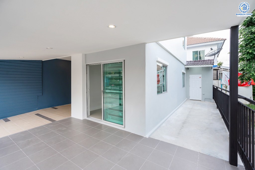 บ้านมือสองตกแต่งใหม่ ห้องมุม! ม.พฤกษาวิลล์63/1 นครอินทร์-พระราม5 สุดคุ้ม! กับบ้านพร้อมอยู่ เนื้อที่ 25.2 ตร.ว. ฟังก์ชั่น 3 ห้องนอน 2 ห้องน้ำ ครบครันทั้งครัว และโรงรถ บนทำเลโซนเมือง! เดินทางสะดวก เข้า-ออกทาง ซอยวัดสังฆทาน ใกล้สะพานพระราม5 และรถไฟฟ้าสถานี "แยกติวานนท์"...