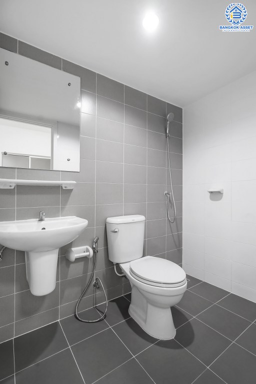 บ้านมือสองตกแต่งใหม่ ห้องมุม! ม.พฤกษาวิลล์63/1 นครอินทร์-พระราม5 สุดคุ้ม! กับบ้านพร้อมอยู่ เนื้อที่ 25.2 ตร.ว. ฟังก์ชั่น 3 ห้องนอน 2 ห้องน้ำ ครบครันทั้งครัว และโรงรถ บนทำเลโซนเมือง! เดินทางสะดวก เข้า-ออกทาง ซอยวัดสังฆทาน ใกล้สะพานพระราม5 และรถไฟฟ้าสถานี "แยกติวานนท์"...