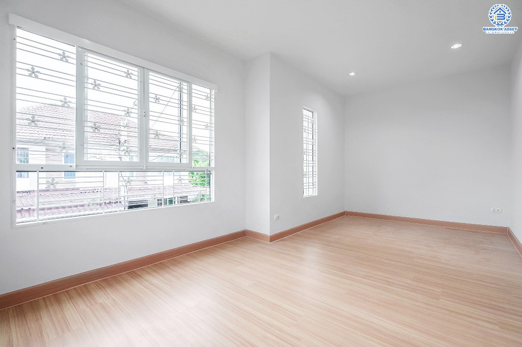 บ้านมือสองตกแต่งใหม่ ห้องมุม! ม.พฤกษาวิลล์63/1 นครอินทร์-พระราม5 สุดคุ้ม! กับบ้านพร้อมอยู่ เนื้อที่ 25.2 ตร.ว. ฟังก์ชั่น 3 ห้องนอน 2 ห้องน้ำ ครบครันทั้งครัว และโรงรถ บนทำเลโซนเมือง! เดินทางสะดวก เข้า-ออกทาง ซอยวัดสังฆทาน ใกล้สะพานพระราม5 และรถไฟฟ้าสถานี "แยกติวานนท์"...