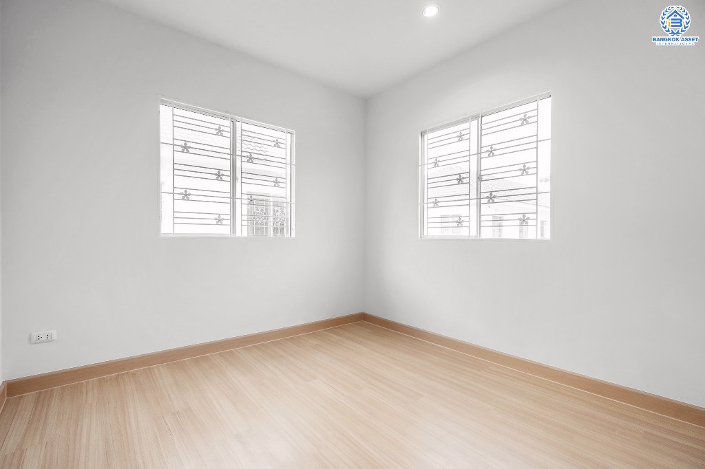 บ้านมือสองตกแต่งใหม่ ห้องมุม! ม.พฤกษาวิลล์63/1 นครอินทร์-พระราม5 สุดคุ้ม! กับบ้านพร้อมอยู่ เนื้อที่ 25.2 ตร.ว. ฟังก์ชั่น 3 ห้องนอน 2 ห้องน้ำ ครบครันทั้งครัว และโรงรถ บนทำเลโซนเมือง! เดินทางสะดวก เข้า-ออกทาง ซอยวัดสังฆทาน ใกล้สะพานพระราม5 และรถไฟฟ้าสถานี "แยกติวานนท์"...