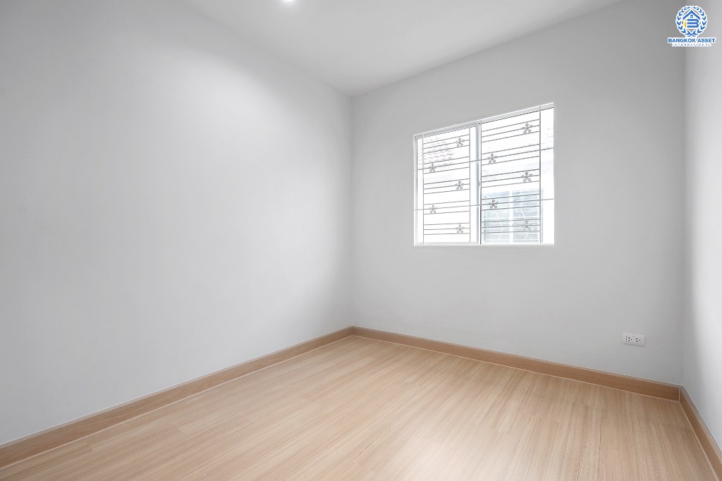 บ้านมือสองตกแต่งใหม่ ห้องมุม! ม.พฤกษาวิลล์63/1 นครอินทร์-พระราม5 สุดคุ้ม! กับบ้านพร้อมอยู่ เนื้อที่ 25.2 ตร.ว. ฟังก์ชั่น 3 ห้องนอน 2 ห้องน้ำ ครบครันทั้งครัว และโรงรถ บนทำเลโซนเมือง! เดินทางสะดวก เข้า-ออกทาง ซอยวัดสังฆทาน ใกล้สะพานพระราม5 และรถไฟฟ้าสถานี "แยกติวานนท์"...