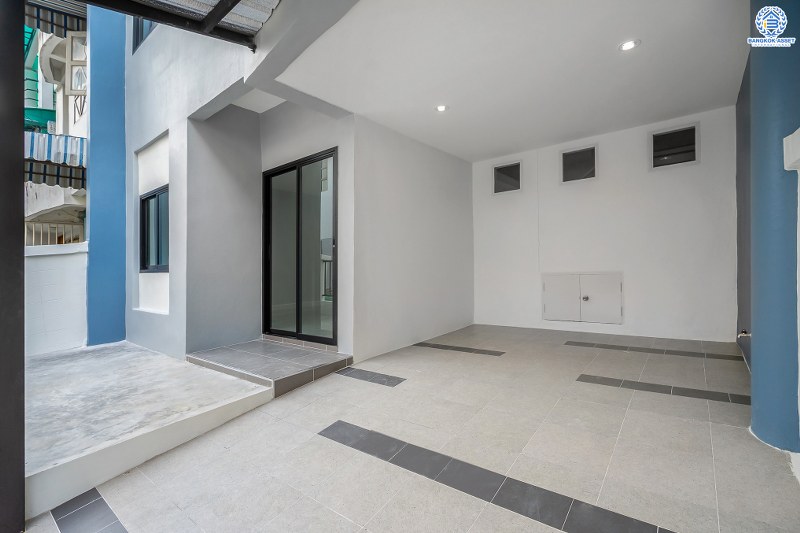 บ้านมือสองตกแต่งใหม่ ทำเลย่านเกษตร-นวมินทร์  ม.บ้านธันยกานต์ คุ้มค่า! พร้อมอยู่! เนื้อที่ 26.7 ตร.ว. ฟังก์ชั่นครบ! 4 ห้องนอน 3 ห้องน้ำ พื้นที่ใช้สอยมากกว่า 200 ตร.ม. บนทำเลคุณภาพ! ใจกลางห้างฯชั้นนำทั้ง The Walk เกษตรนวมินทร์, นวมินทร์ ซิตี้ อเวนิว , CDC ฯลฯ ใกล้จุดขึ้นทางด่วน "ฉลองรัช"