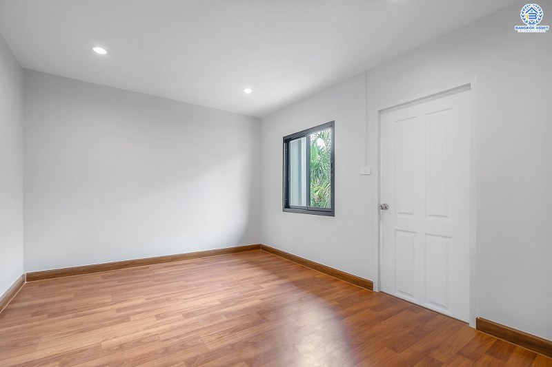 บ้านมือสองตกแต่งใหม่ ทำเลย่านเกษตร-นวมินทร์  ม.บ้านธันยกานต์ คุ้มค่า! พร้อมอยู่! เนื้อที่ 26.7 ตร.ว. ฟังก์ชั่นครบ! 4 ห้องนอน 3 ห้องน้ำ พื้นที่ใช้สอยมากกว่า 200 ตร.ม. บนทำเลคุณภาพ! ใจกลางห้างฯชั้นนำทั้ง The Walk เกษตรนวมินทร์, นวมินทร์ ซิตี้ อเวนิว , CDC ฯลฯ ใกล้จุดขึ้นทางด่วน "ฉลองรัช"