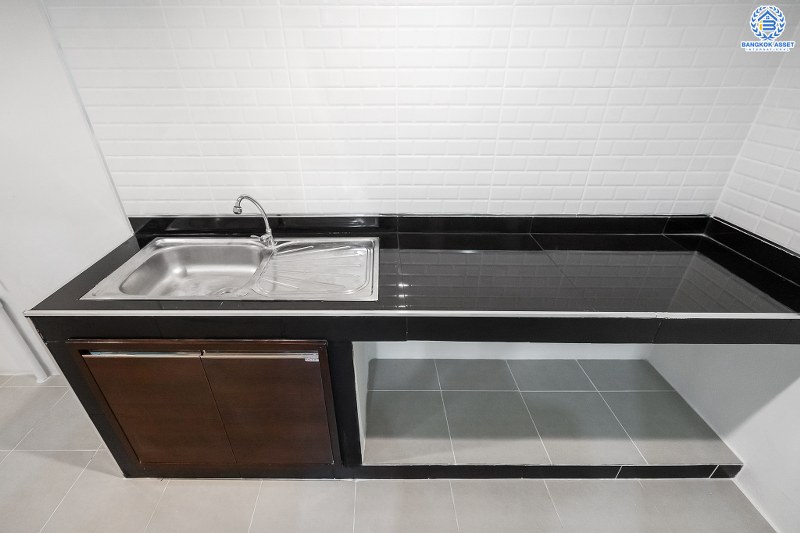 บ้านมือสองตกแต่งใหม่ ทำเลโซนเมือง ม.กัสโต้ ท่าน้ำนนท์-พระราม5 เนื้อที่ 18.2 ตร.ว. ฟังก์ชั่นเหนือกว่าถึง 4 ห้องนอน 2 ห้องน้ำ ครบครันทั้งครัวเคาน์เตอร์ และที่จอดรถ บนเดินทางสะดวก ใกล้สะพานพะราม5 และสะพานมหาเจษฎาบดินทร์ฯ ราคาคุ้มที่สุดในย่านนี้!!