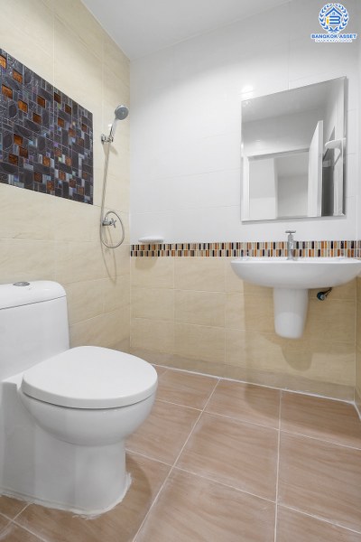 บ้านมือสองตกแต่งใหม่ ทำเลโซนเมือง ม.กัสโต้ ท่าน้ำนนท์-พระราม5 เนื้อที่ 18.2 ตร.ว. ฟังก์ชั่นเหนือกว่าถึง 4 ห้องนอน 2 ห้องน้ำ ครบครันทั้งครัวเคาน์เตอร์ และที่จอดรถ บนเดินทางสะดวก ใกล้สะพานพะราม5 และสะพานมหาเจษฎาบดินทร์ฯ ราคาคุ้มที่สุดในย่านนี้!!