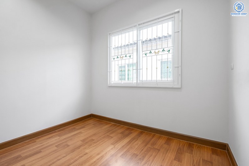 บ้านมือสองตกแต่งใหม่ ทำเลโซนเมือง ม.กัสโต้ ท่าน้ำนนท์-พระราม5 เนื้อที่ 18.2 ตร.ว. ฟังก์ชั่นเหนือกว่าถึง 4 ห้องนอน 2 ห้องน้ำ ครบครันทั้งครัวเคาน์เตอร์ และที่จอดรถ บนเดินทางสะดวก ใกล้สะพานพะราม5 และสะพานมหาเจษฎาบดินทร์ฯ ราคาคุ้มที่สุดในย่านนี้!!