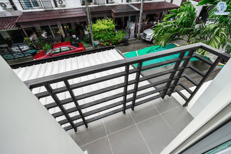 บ้านมือสองตกแต่งใหม่ ทำเลโซนเมือง ม.กัสโต้ ท่าน้ำนนท์-พระราม5 เนื้อที่ 18.2 ตร.ว. ฟังก์ชั่นเหนือกว่าถึง 4 ห้องนอน 2 ห้องน้ำ ครบครันทั้งครัวเคาน์เตอร์ และที่จอดรถ บนเดินทางสะดวก ใกล้สะพานพะราม5 และสะพานมหาเจษฎาบดินทร์ฯ ราคาคุ้มที่สุดในย่านนี้!!