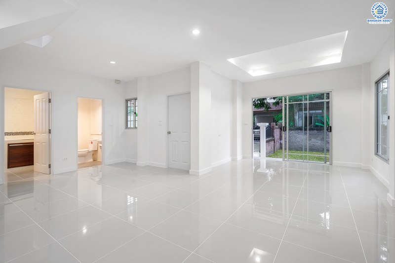 บ้านมือสองตกแต่งใหม่ จากแบรนด์ แสนสิริ ห้องมุม! โครงการ ธนาสิริ ปิ่นเกล้า-ราชพฤกษ์ กว้างขวางเทียบเท่าบ้านเดี่ยว เนื้อที่ 44.8 ตร.ว. 3 ห้องนอน 3 ห้องน้ำ 2 ที่จอดรถ บนทำเลติดถนนราชพฤกษ์ ใกล้วงเวียนพระราม5 ราคาพิเศษสุด!