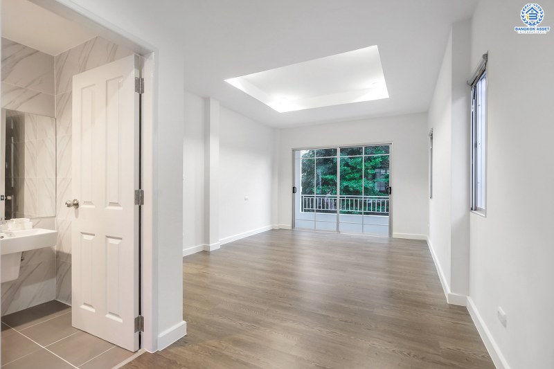 บ้านมือสองตกแต่งใหม่ จากแบรนด์ แสนสิริ ห้องมุม! โครงการ ธนาสิริ ปิ่นเกล้า-ราชพฤกษ์ กว้างขวางเทียบเท่าบ้านเดี่ยว เนื้อที่ 44.8 ตร.ว. 3 ห้องนอน 3 ห้องน้ำ 2 ที่จอดรถ บนทำเลติดถนนราชพฤกษ์ ใกล้วงเวียนพระราม5 ราคาพิเศษสุด!