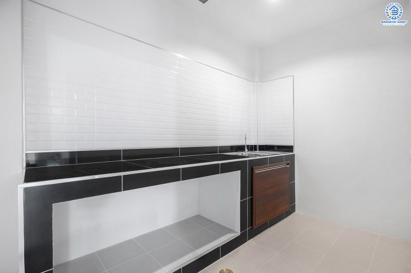 บ้านมือสองตกแต่งใหม่ แปลงมุม!! ราคาคุ้มมาก! ม.พฤกษา49/1 บางใหญ่-เซ็นทรัลเวสต์เกต บ้านตกแต่งจัดเต็ม พร้อมอยู่ ฟังก์ชั่นครบ ทั้งครัวเคาน์เตอร์ และที่จอดรถ เนื้อที่ 23.5 ตร.ว. 3 ห้องนอน 2 ห้องน้ำ บนทำเลเดินทางสะดวก ใกล้เซ็นทรัลเวสต์เกต และรถไฟฟ้า สถานีตลาดบางใหญ่...