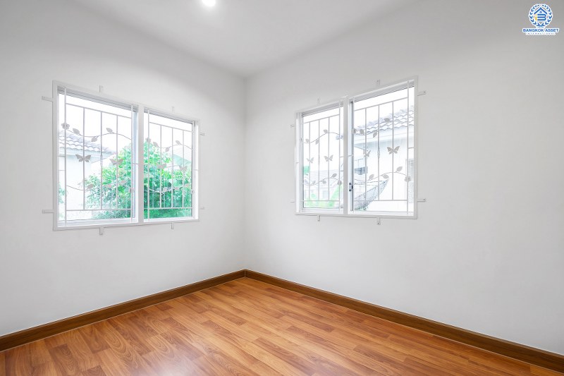 บ้านมือสองตกแต่งใหม่ แปลงมุม!! ราคาคุ้มมาก! ม.พฤกษา49/1 บางใหญ่-เซ็นทรัลเวสต์เกต บ้านตกแต่งจัดเต็ม พร้อมอยู่ ฟังก์ชั่นครบ ทั้งครัวเคาน์เตอร์ และที่จอดรถ เนื้อที่ 23.5 ตร.ว. 3 ห้องนอน 2 ห้องน้ำ บนทำเลเดินทางสะดวก ใกล้เซ็นทรัลเวสต์เกต และรถไฟฟ้า สถานีตลาดบางใหญ่...