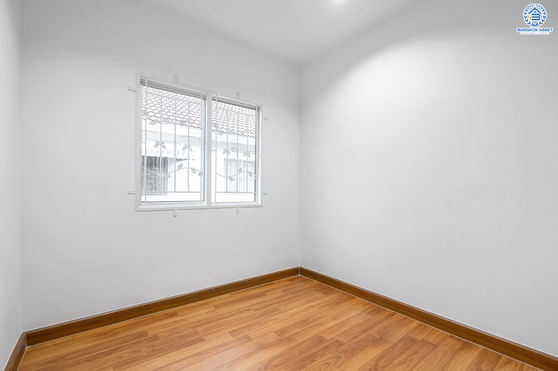 บ้านมือสองตกแต่งใหม่ แปลงมุม!! ราคาคุ้มมาก! ม.พฤกษา49/1 บางใหญ่-เซ็นทรัลเวสต์เกต บ้านตกแต่งจัดเต็ม พร้อมอยู่ ฟังก์ชั่นครบ ทั้งครัวเคาน์เตอร์ และที่จอดรถ เนื้อที่ 23.5 ตร.ว. 3 ห้องนอน 2 ห้องน้ำ บนทำเลเดินทางสะดวก ใกล้เซ็นทรัลเวสต์เกต และรถไฟฟ้า สถานีตลาดบางใหญ่...