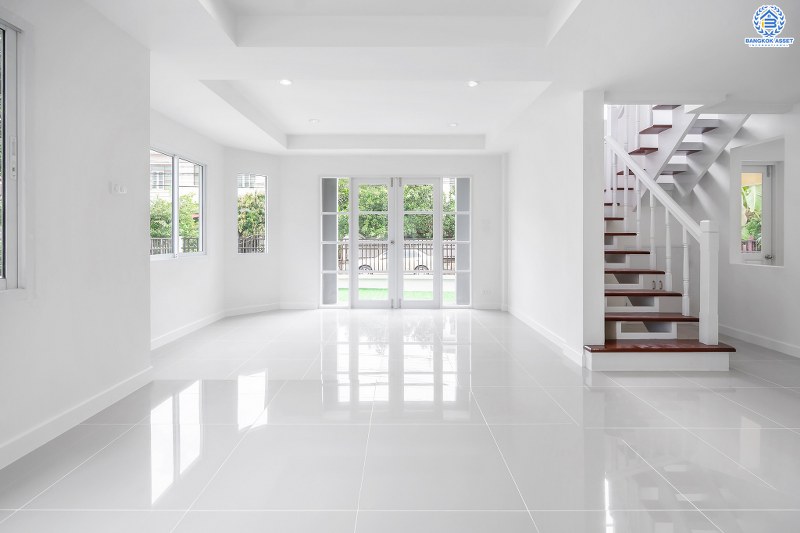 บ้านมือสองตกแต่งใหม่ จากแบรนด์ LH โครงการ ชัยพฤกษ์ บางใหญ่-เซ็นทรัลเวสต์เกต ตกแต่งสไตล์อบอุ่น เนื้อที่กว้าง 60 ตร.ว. ฟังก์ชั่น 3 ห้องนอน 2 ห้องน้ำ ครบทุกฟังก์ชั่น คัดสรรวัสดุเกรดคุณภาพ บนทำเลเดินทางสะดวก เพียง 5 นาทีจากสถานีคลองบางไผ่