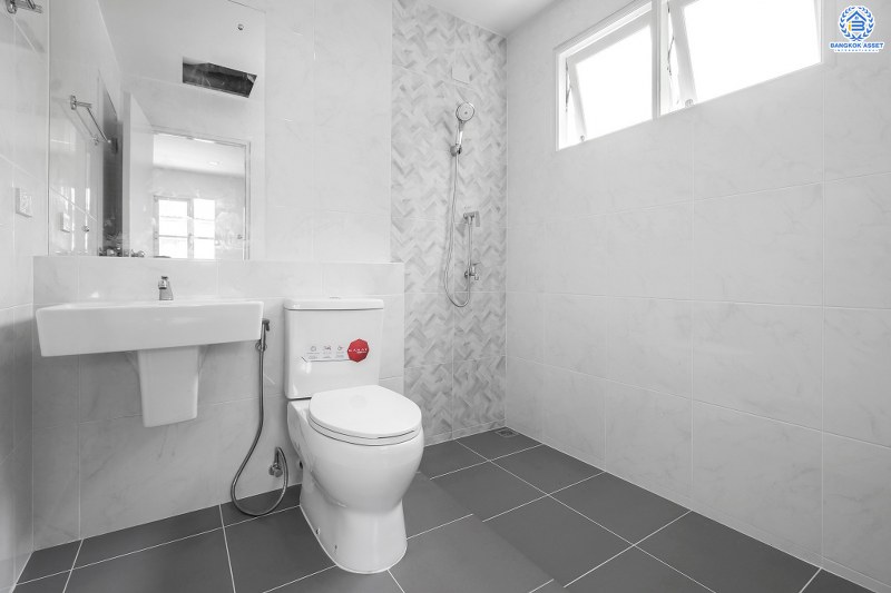 บ้านมือสองตกแต่งใหม่ จากแบรนด์ LH โครงการ ชัยพฤกษ์ บางใหญ่-เซ็นทรัลเวสต์เกต ตกแต่งสไตล์อบอุ่น เนื้อที่กว้าง 60 ตร.ว. ฟังก์ชั่น 3 ห้องนอน 2 ห้องน้ำ ครบทุกฟังก์ชั่น คัดสรรวัสดุเกรดคุณภาพ บนทำเลเดินทางสะดวก เพียง 5 นาทีจากสถานีคลองบางไผ่