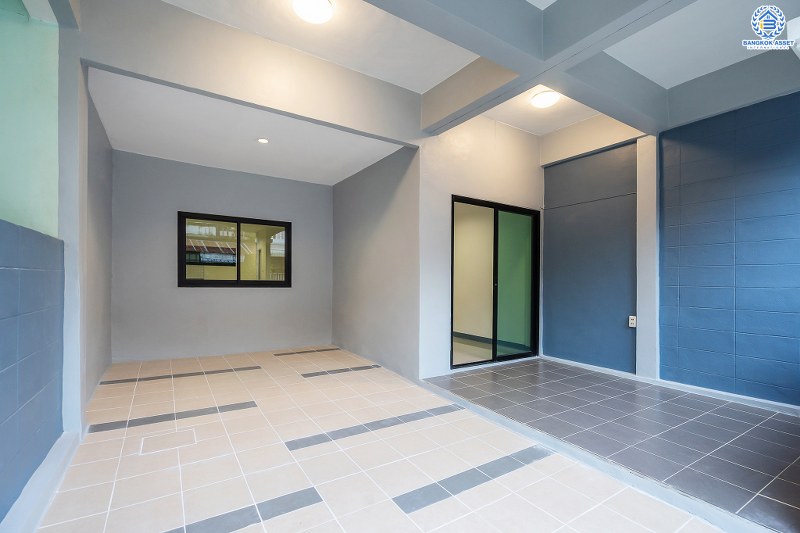 บ้านมือสองตกแต่งใหม่ ทำเลดี ราคาสุดคุ้ม! ม.ศิริวรรณ เพียง 700 เมตรจากถนนราชพฤกษ์ ใกล้ตลาดเจ้าพระยา หิ้วกระเป๋าพร้อมเข้าอยู่ได้ทันที  เนื้อที่ 17.8 ตร.ว. ฟังก์ชั่น 3 ห้องนอน 2 ห้องน้ำ จ่ายครั้งเดียวจบ ตอบครบทุกความต้องการ จองเลย!