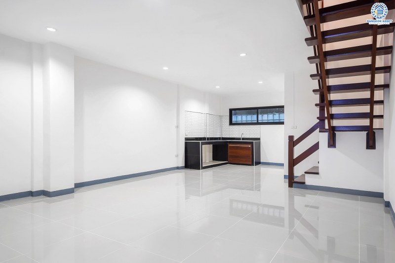 บ้านมือสองตกแต่งใหม่ ทำเลดี ราคาสุดคุ้ม! ม.ศิริวรรณ เพียง 700 เมตรจากถนนราชพฤกษ์ ใกล้ตลาดเจ้าพระยา หิ้วกระเป๋าพร้อมเข้าอยู่ได้ทันที  เนื้อที่ 17.8 ตร.ว. ฟังก์ชั่น 3 ห้องนอน 2 ห้องน้ำ จ่ายครั้งเดียวจบ ตอบครบทุกความต้องการ จองเลย!