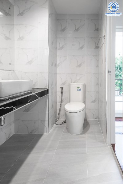 บ้านมือสองตกแต่งใหม่ ม.บุญโต แจ้งวัฒนะ เพียง 1 กม.จากจุดขึ้นทางด่วนศรีสมาน ใกล้เมืองทองธานี และเซ็นทรัลแจ้งวัฒนะ บ้านตกแต่งพร้อมอยู่ เนื้อที่ 56.2 ตร.ว. 3 ห้องนอน 3 ห้องน้ำ 2 ที่จอดรถ รองรับทุกครอบครัว ครบครันทุกฟังก์ชั่นการใช้งาน ราคาพิเศษสุด!