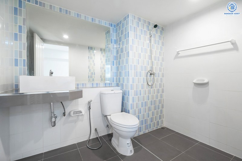 บ้านมือสองตกแต่งใหม่ โครงการ นวนิช แจ้งวัฒนะ ตกแต่งพร้อมอยู่ เนื้อที่ 20.3 ตร.ว. ฟังก์ชั่น 3 ห้องนอน 3 ห้องน้ำ พร้อมห้องพักผ่อนชั้นสอง พื้นที่ใช้สอยเยอะ บนทำเลย่านแจ้งวัฒนะ ใกล้เซ็นทรัลฯ เมืองทอง และทางด่วนแจ้งวัฒนะ ราคาหายากในย่านนี้ เพียง 3 ล้านต้นๆ เท่านั้น!