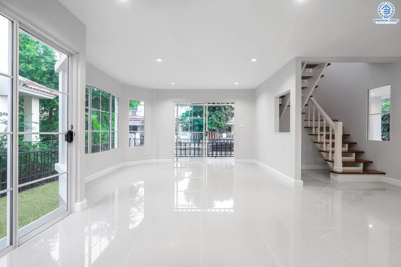 บ้านมือสองตกแต่งใหม่ คุณภาพแบรนด์ LH โครงการ ชลลดา บางใหญ่-เซ็นทรัลเวสต์เกต พร้อมทุกการเข้าอยู่ สไตล์อบอุ่น  เนื้อที่ 54.6 ตร.ว. ฟังก์ชั่น 3ห้องนอน 2ห้องน้ำ พร้อม facilities ครบครัน บนทำเลศักยภาพ เดินทางสะดวก ใกล้ถ.กาญจนาภิเษก เพียง 10 นาทีถึงรถไฟฟ้าสถานีคลองบางไผ่