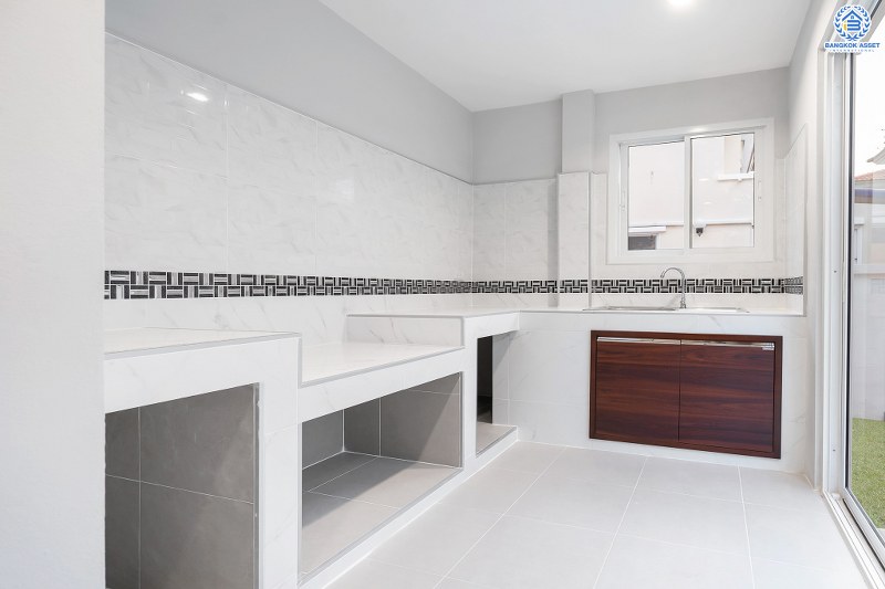 บ้านมือสองตกแต่งใหม่ คุณภาพแบรนด์ LH โครงการ ชลลดา บางใหญ่-เซ็นทรัลเวสต์เกต พร้อมทุกการเข้าอยู่ สไตล์อบอุ่น  เนื้อที่ 54.6 ตร.ว. ฟังก์ชั่น 3ห้องนอน 2ห้องน้ำ พร้อม facilities ครบครัน บนทำเลศักยภาพ เดินทางสะดวก ใกล้ถ.กาญจนาภิเษก เพียง 10 นาทีถึงรถไฟฟ้าสถานีคลองบางไผ่