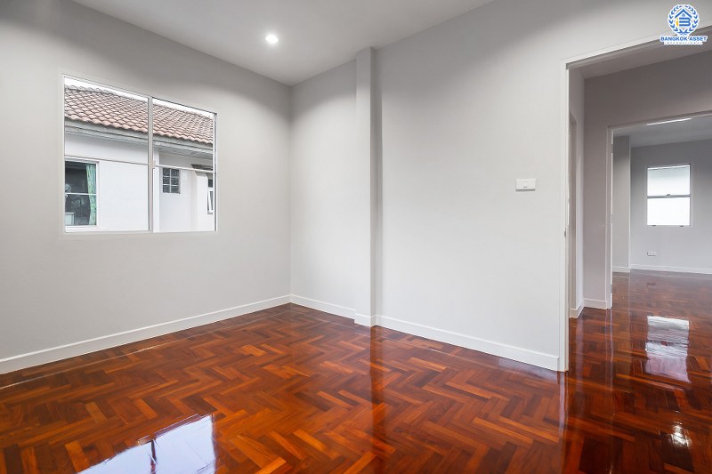 บ้านมือสองตกแต่งใหม่ คุณภาพแบรนด์ LH โครงการ ชลลดา บางใหญ่-เซ็นทรัลเวสต์เกต พร้อมทุกการเข้าอยู่ สไตล์อบอุ่น  เนื้อที่ 54.6 ตร.ว. ฟังก์ชั่น 3ห้องนอน 2ห้องน้ำ พร้อม facilities ครบครัน บนทำเลศักยภาพ เดินทางสะดวก ใกล้ถ.กาญจนาภิเษก เพียง 10 นาทีถึงรถไฟฟ้าสถานีคลองบางไผ่