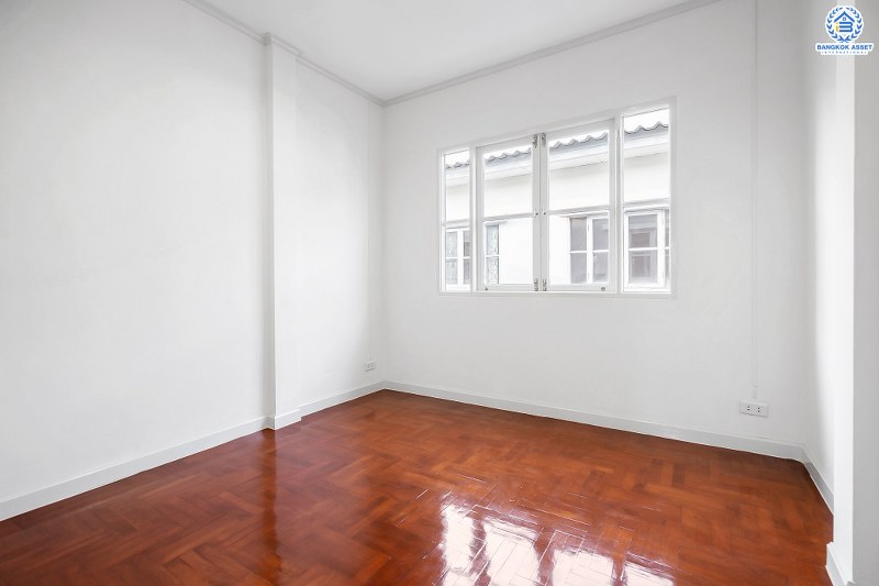 บ้านมือสองตกแต่งใหม่ แบรนด์LH ม.บุศรินทร์ วงแหวน (บ้านกล้วย-ไทรน้อย) หลังใหญ่พร้อมอยู่ เนื้อที่ 21 ตร.ว. ฟังก์ชั่นครบครัน! 3 ห้องนอน 2 ห้องน้ำ ตอบโจทย์ทุกการอยู่อาศัย บนทำเลคุณภาพ! ใกล้เซ็นทรัลเวสต์เกต และ รถไฟฟ้าสถานี "คลองบางไผ่"