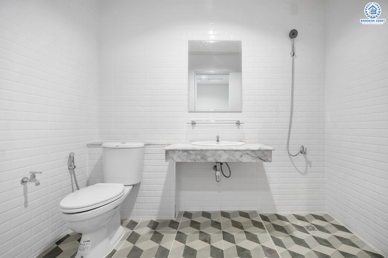 บ้านมือสองตกแต่งใหม่ แบรนด์LH ม.บุศรินทร์ วงแหวน (บ้านกล้วย-ไทรน้อย) หลังใหญ่พร้อมอยู่ เนื้อที่ 21 ตร.ว. ฟังก์ชั่นครบครัน! 3 ห้องนอน 2 ห้องน้ำ ตอบโจทย์ทุกการอยู่อาศัย บนทำเลคุณภาพ! ใกล้เซ็นทรัลเวสต์เกต และ รถไฟฟ้าสถานี "คลองบางไผ่"