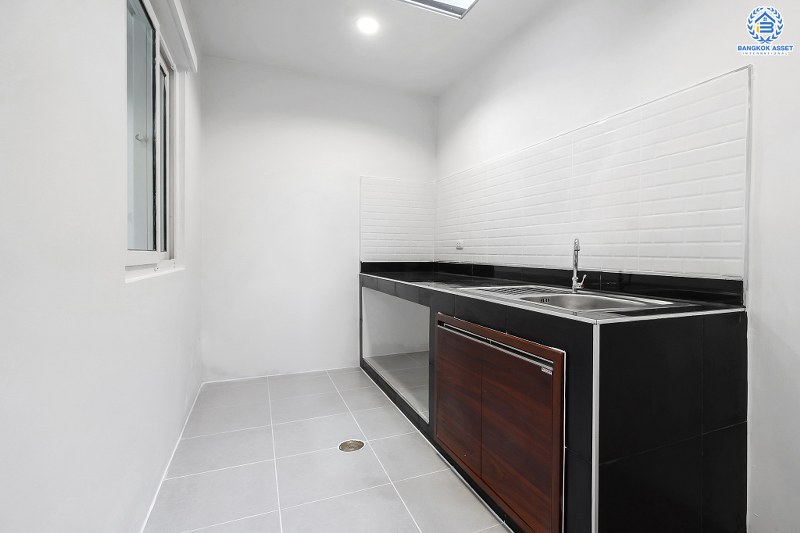 บ้านมือสองตกแต่งใหม่ ม.เดอะวิลล่า ราชพฤกษ์-ท่าอิฐ แบรนด์ Property Perfect* เนื้อที่ 18 ตร.ว. ฟังก์ชั่น 3ห้องนอน 2ห้องน้ำ พร้อมอยู่! ทำเลใกล้รถไฟฟ้าสาย สถานีบางรักน้อยท่าอิฐ พร้อมเข้า-ออกได้ 2 เส้นทางทั้งถ.รัตนาธิเบศร์ และถ.ราชพฤกษ์