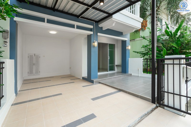 บ้านมือสองตกแต่งใหม่ แปลงมุม! แบรนด์ Property Perfect* ม.เดอะวิลล่า ราชพฤกษ์-ท่าอิฐ เนื้อที่ 18 ตร.ว. ครบครันด้วยฟังก์ชั่น 3 ห้องนอน 2 ห้องน้ำ ตกแต่งสวยพร้อมอยู่! เดินทางสะดวกสบายเข้า-ออกได้ 2 เส้นทางทั้งถ.รัตนาธิเบศร์ และถ.ราชพฤกษ์ ใกล้ 2 เซ็นทรัลฯ และ MRT "สถานีบางรักน้อยท่าอิฐ"