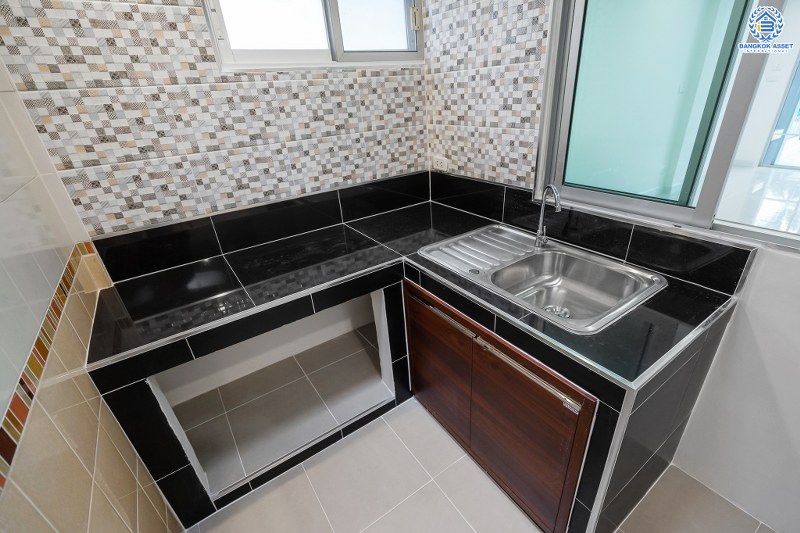 บ้านมือสองตกแต่งใหม่ แปลงมุม! แบรนด์ Property Perfect* ม.เดอะวิลล่า ราชพฤกษ์-ท่าอิฐ เนื้อที่ 18 ตร.ว. ครบครันด้วยฟังก์ชั่น 3 ห้องนอน 2 ห้องน้ำ ตกแต่งสวยพร้อมอยู่! เดินทางสะดวกสบายเข้า-ออกได้ 2 เส้นทางทั้งถ.รัตนาธิเบศร์ และถ.ราชพฤกษ์ ใกล้ 2 เซ็นทรัลฯ และ MRT "สถานีบางรักน้อยท่าอิฐ"