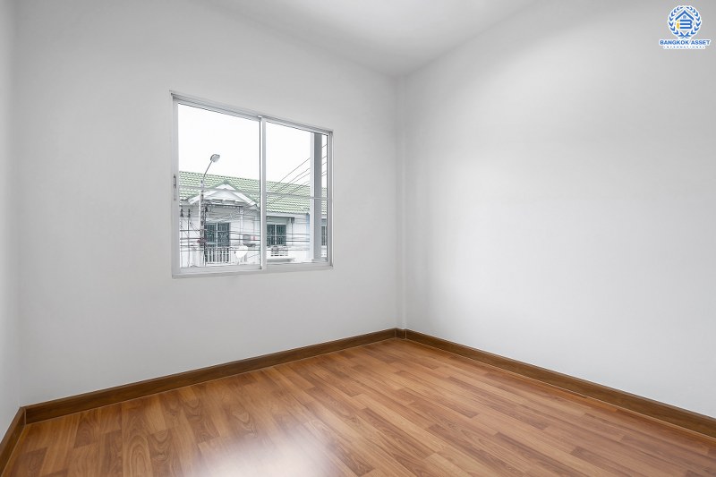 บ้านมือสองตกแต่งใหม่ แปลงมุม! แบรนด์ Property Perfect* ม.เดอะวิลล่า ราชพฤกษ์-ท่าอิฐ เนื้อที่ 18 ตร.ว. ครบครันด้วยฟังก์ชั่น 3 ห้องนอน 2 ห้องน้ำ ตกแต่งสวยพร้อมอยู่! เดินทางสะดวกสบายเข้า-ออกได้ 2 เส้นทางทั้งถ.รัตนาธิเบศร์ และถ.ราชพฤกษ์ ใกล้ 2 เซ็นทรัลฯ และ MRT "สถานีบางรักน้อยท่าอิฐ"