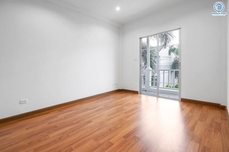 บ้านมือสองตกแต่งใหม่ แปลงมุม! แบรนด์ Property Perfect* ม.เดอะวิลล่า ราชพฤกษ์-ท่าอิฐ เนื้อที่ 18 ตร.ว. ครบครันด้วยฟังก์ชั่น 3 ห้องนอน 2 ห้องน้ำ ตกแต่งสวยพร้อมอยู่! เดินทางสะดวกสบายเข้า-ออกได้ 2 เส้นทางทั้งถ.รัตนาธิเบศร์ และถ.ราชพฤกษ์ ใกล้ 2 เซ็นทรัลฯ และ MRT "สถานีบางรักน้อยท่าอิฐ"