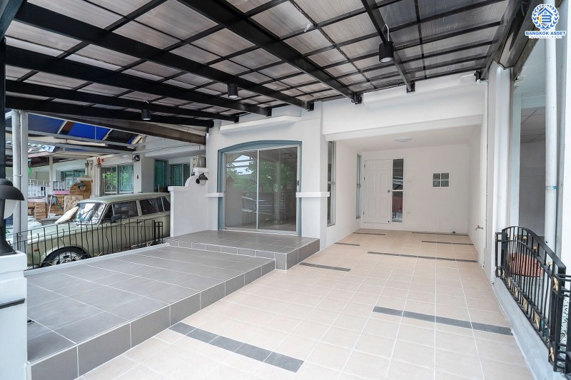 บ้านมือสองตกแต่งใหม่ 3 ชั้น ทำเลโซนเมือง! ม.ศุภาลัยวิลล์ งามวงศ์วาน-แคราย (ซ.รัตนาธิเบศร์18) เนื้อที่ 20.6 ตร.ว. บ้านพร้อมอยู่ ฟังก์ชั่นจัดเต็ม! 4 ห้องนอน 3 ห้องน้ำ บนสุดยอดทำเล! เข้า-ออกได้ทั้งทางรัตนาธิเบศร์ ติวานนท์ และสนามบินน้ำ ใกล้รถไฟฟ้าสายสีม่วง "สถานีศูนย์ราชการฯ" และจุดขึ้นทางด่วน "งามวงศ์วาน"