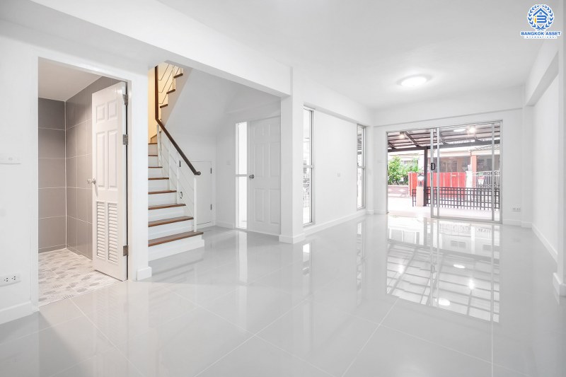 บ้านมือสองตกแต่งใหม่ 3 ชั้น ทำเลโซนเมือง! ม.ศุภาลัยวิลล์ งามวงศ์วาน-แคราย (ซ.รัตนาธิเบศร์18) เนื้อที่ 20.6 ตร.ว. บ้านพร้อมอยู่ ฟังก์ชั่นจัดเต็ม! 4 ห้องนอน 3 ห้องน้ำ บนสุดยอดทำเล! เข้า-ออกได้ทั้งทางรัตนาธิเบศร์ ติวานนท์ และสนามบินน้ำ ใกล้รถไฟฟ้าสายสีม่วง "สถานีศูนย์ราชการฯ" และจุดขึ้นทางด่วน "งามวงศ์วาน"