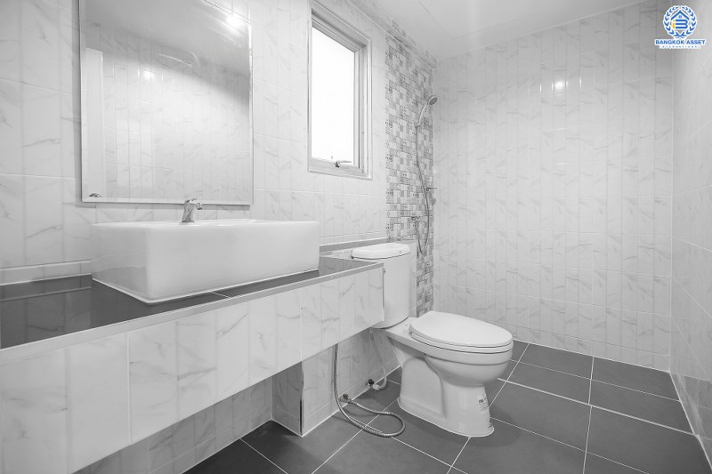 บ้านมือสองตกแต่งใหม่ 3 ชั้น ทำเลโซนเมือง! ม.ศุภาลัยวิลล์ งามวงศ์วาน-แคราย (ซ.รัตนาธิเบศร์18) เนื้อที่ 20.6 ตร.ว. บ้านพร้อมอยู่ ฟังก์ชั่นจัดเต็ม! 4 ห้องนอน 3 ห้องน้ำ บนสุดยอดทำเล! เข้า-ออกได้ทั้งทางรัตนาธิเบศร์ ติวานนท์ และสนามบินน้ำ ใกล้รถไฟฟ้าสายสีม่วง "สถานีศูนย์ราชการฯ" และจุดขึ้นทางด่วน "งามวงศ์วาน"