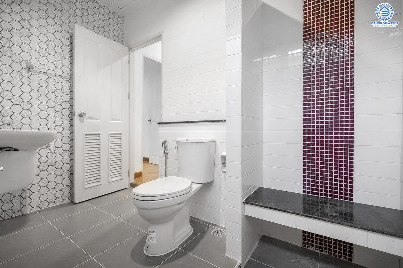 บ้านมือสองตกแต่งใหม่ คุณภาพแบรนด์ พร็อพเพอร์ตี้ เพอร์เฟค* ม.เดอะวิลล่า ราชพฤกษ์-ท่าอิฐ บ้านพร้อมอยู่ บนเนื้อที่ 18 ตร.ว. ห้องมุม!! ฟังก์ชั่น 3 ห้องนอน 2 ห้องน้ำ บนทำเลสุดฮอต เข้า-ออกได้ทั้งถ.รัตนาธิเบศร์ และถ.ราชพฤกษ์ ใกล้ 2 เซ็นทรัลฯ และ MRT "สถานีบางรักน้อยท่าอิฐ"