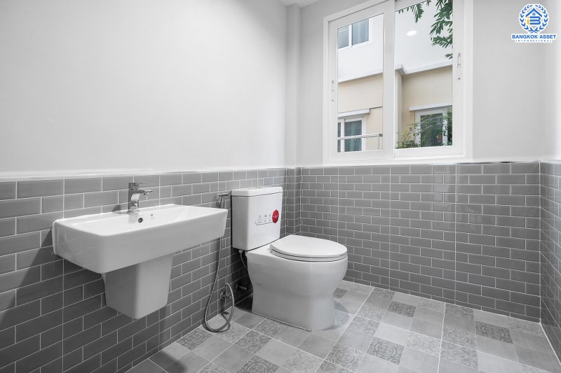 บ้านมือสองตกแต่งใหม่ แปลงมุม จากแบรนด์ Q.House โครงการ คาซ่าวิลล์ ราชพฤกษ์-รัตนาธิเบศร์1 เนื้อที่ 62.8 ตร.ว. ฟังก์ชั่น 3 ห้องนอน 3 ห้องน้ำ Master Bedroom มี walk in closet บนทำเลศักยภาพ ติดถนนราชพฤกษ์ ใกล้รถไฟฟ้า สถานีบางรักน้อยท่าอิฐ