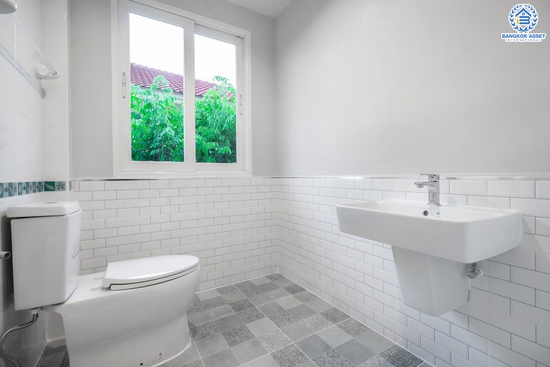 บ้านมือสองตกแต่งใหม่ แปลงมุม จากแบรนด์ Q.House โครงการ คาซ่าวิลล์ ราชพฤกษ์-รัตนาธิเบศร์1 เนื้อที่ 62.8 ตร.ว. ฟังก์ชั่น 3 ห้องนอน 3 ห้องน้ำ Master Bedroom มี walk in closet บนทำเลศักยภาพ ติดถนนราชพฤกษ์ ใกล้รถไฟฟ้า สถานีบางรักน้อยท่าอิฐ