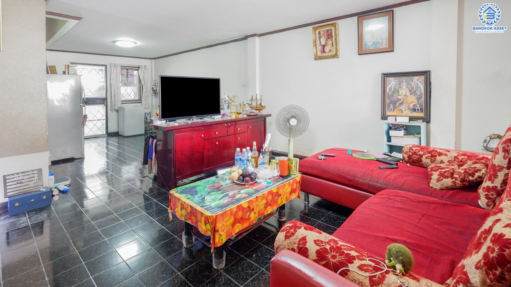 ทาวน์เฮ้าส์มือสองนนทบุรี ม.กฤษดานคร10 รัตนาธิเบศร์ ติดรถไฟฟ้า สถานีสามแยกบางใหญ่ บ้านพร้อมอยู่ เนื้อที่ 19 ตร.ว. ฟังก์ชั่น 2 ห้องนอน 2 ห้องน้ำ มีครัวเคาน์เตอร์ บนทำเลดีที่สุด! ติดถนนรัตนาธิเบศร์ เพียง 600 เมตรจากเซ็นทรัลเวสต์เกต ราคาคุ้มที่สุดในย่านนี้!!