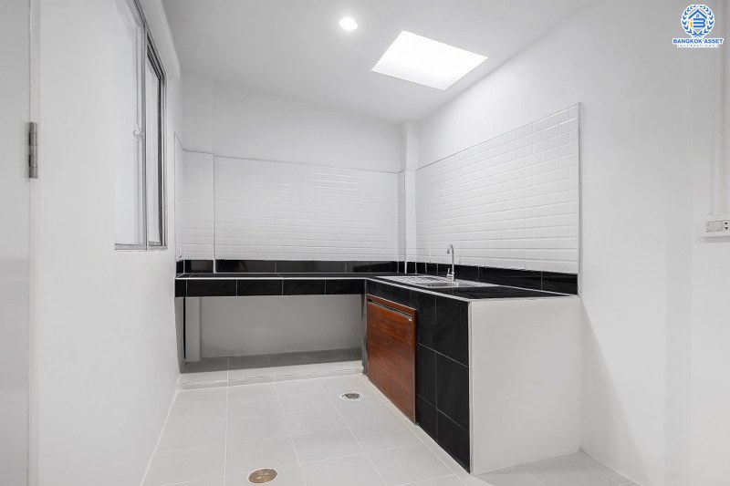 บ้านมือสองตกแต่งใหม่ ราคาสุดคุ้ม! ม.พฤกษา76 บางใหญ่-เซ็นทรัลเวสต์เกต จัดเต็มพร้อมอยู่ ครบครันทุกฟังก์ชั่น เนื้อที่ 17.7 ตร.ว. 3 ห้องนอน 2 ห้องน้ำ มีบิ้วท์อินครัวเคาน์เตอร์ พร้อมที่จอดรถส่วนตัว บนทำเลเดินทางสะดวก ใกล้เซ็นทรัลเวสต์เกต และรถไฟฟ้าสถานีตลาดบางใหญ่