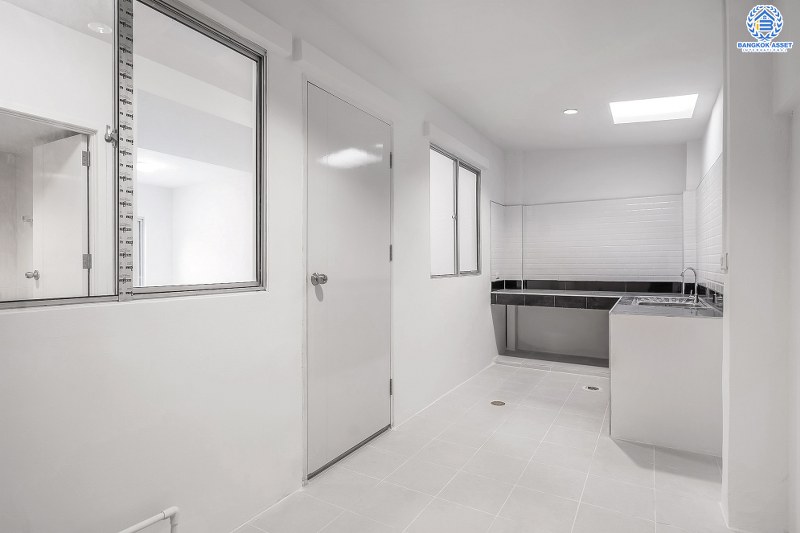 บ้านมือสองตกแต่งใหม่ ราคาสุดคุ้ม! ม.พฤกษา76 บางใหญ่-เซ็นทรัลเวสต์เกต จัดเต็มพร้อมอยู่ ครบครันทุกฟังก์ชั่น เนื้อที่ 17.7 ตร.ว. 3 ห้องนอน 2 ห้องน้ำ มีบิ้วท์อินครัวเคาน์เตอร์ พร้อมที่จอดรถส่วนตัว บนทำเลเดินทางสะดวก ใกล้เซ็นทรัลเวสต์เกต และรถไฟฟ้าสถานีตลาดบางใหญ่