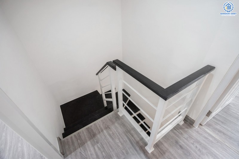 บ้านมือสองตกแต่งใหม่ ราคาสุดคุ้ม! ม.พฤกษา76 บางใหญ่-เซ็นทรัลเวสต์เกต จัดเต็มพร้อมอยู่ ครบครันทุกฟังก์ชั่น เนื้อที่ 17.7 ตร.ว. 3 ห้องนอน 2 ห้องน้ำ มีบิ้วท์อินครัวเคาน์เตอร์ พร้อมที่จอดรถส่วนตัว บนทำเลเดินทางสะดวก ใกล้เซ็นทรัลเวสต์เกต และรถไฟฟ้าสถานีตลาดบางใหญ่