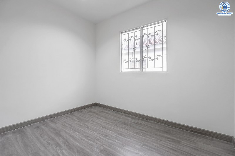 บ้านมือสองตกแต่งใหม่ ราคาสุดคุ้ม! ม.พฤกษา76 บางใหญ่-เซ็นทรัลเวสต์เกต จัดเต็มพร้อมอยู่ ครบครันทุกฟังก์ชั่น เนื้อที่ 17.7 ตร.ว. 3 ห้องนอน 2 ห้องน้ำ มีบิ้วท์อินครัวเคาน์เตอร์ พร้อมที่จอดรถส่วนตัว บนทำเลเดินทางสะดวก ใกล้เซ็นทรัลเวสต์เกต และรถไฟฟ้าสถานีตลาดบางใหญ่