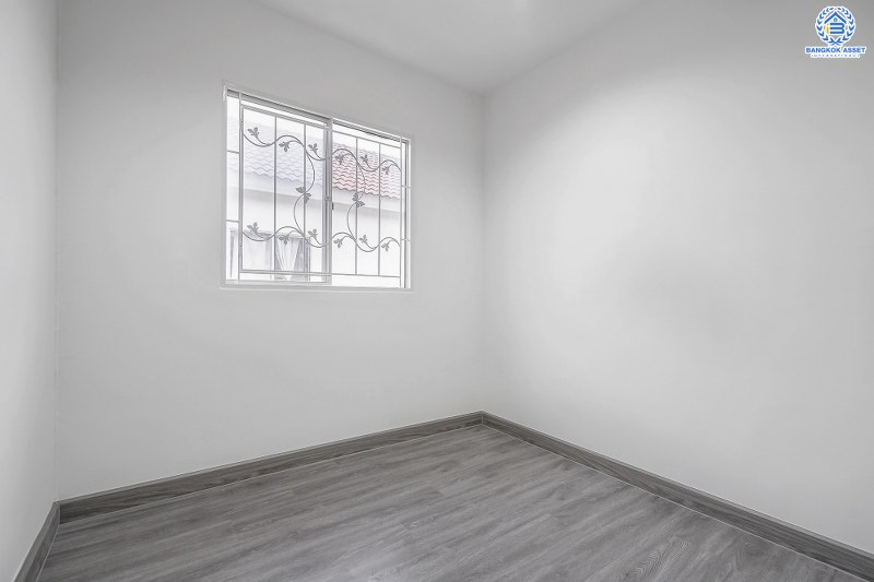 บ้านมือสองตกแต่งใหม่ ราคาสุดคุ้ม! ม.พฤกษา76 บางใหญ่-เซ็นทรัลเวสต์เกต จัดเต็มพร้อมอยู่ ครบครันทุกฟังก์ชั่น เนื้อที่ 17.7 ตร.ว. 3 ห้องนอน 2 ห้องน้ำ มีบิ้วท์อินครัวเคาน์เตอร์ พร้อมที่จอดรถส่วนตัว บนทำเลเดินทางสะดวก ใกล้เซ็นทรัลเวสต์เกต และรถไฟฟ้าสถานีตลาดบางใหญ่