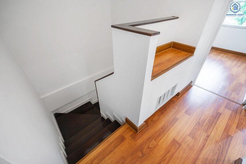 บ้านมือสองตกแต่งใหม่ ราคาสุดคุ้ม! ม.เดอะวิลล่า ราชพฤกษ์-ท่าอิฐ แบรนด์ Property Perfect* เนื้อที่ 18 ตร.ว. ฟังก์ชั่น 3ห้องนอน 2ห้องน้ำ พร้อมอยู่! ทำเลใกล้รถไฟฟ้าสาย สถานีบางรักน้อยท่าอิฐ พร้อมเข้า-ออกได้ 2 เส้นทางทั้งถ.รัตนาธิเบศร์ และถ.ราชพฤกษ์...