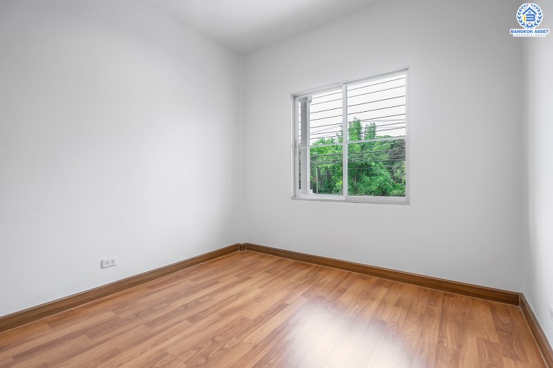 บ้านมือสองตกแต่งใหม่ ราคาสุดคุ้ม! ม.เดอะวิลล่า ราชพฤกษ์-ท่าอิฐ แบรนด์ Property Perfect* เนื้อที่ 18 ตร.ว. ฟังก์ชั่น 3ห้องนอน 2ห้องน้ำ พร้อมอยู่! ทำเลใกล้รถไฟฟ้าสาย สถานีบางรักน้อยท่าอิฐ พร้อมเข้า-ออกได้ 2 เส้นทางทั้งถ.รัตนาธิเบศร์ และถ.ราชพฤกษ์...