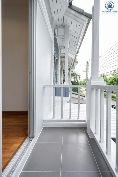 บ้านมือสองตกแต่งใหม่ ราคาสุดคุ้ม! ม.เดอะวิลล่า ราชพฤกษ์-ท่าอิฐ แบรนด์ Property Perfect* เนื้อที่ 18 ตร.ว. ฟังก์ชั่น 3ห้องนอน 2ห้องน้ำ พร้อมอยู่! ทำเลใกล้รถไฟฟ้าสาย สถานีบางรักน้อยท่าอิฐ พร้อมเข้า-ออกได้ 2 เส้นทางทั้งถ.รัตนาธิเบศร์ และถ.ราชพฤกษ์...