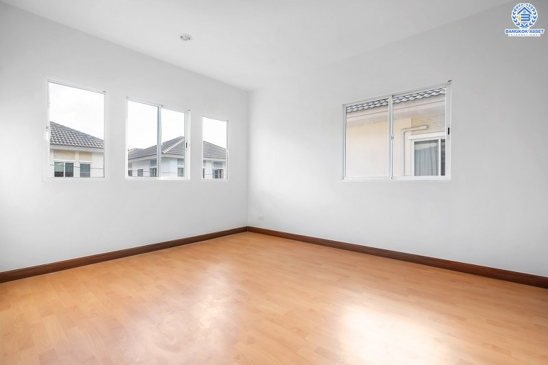 บ้านมือสองตกแต่งใหม่ ติดถนนราชพฤกษ์ โครงการ เดอะ แพลนท์ ราชพฤกษ์-พระราม5 เนื้อที่ 50.1 ตร.ว. ฟังก์ชั่น 3 ห้องนอน 3 ห้องน้ำ พร้อม Built-In มีเทอร์เรซข้างบ้านเหมาะเป็นมุมพักผ่อน บนทำเลศักยภาพ ใกล้วงเวียนพระราม5 , The Walk และอื่นๆ อีกมากมาย...