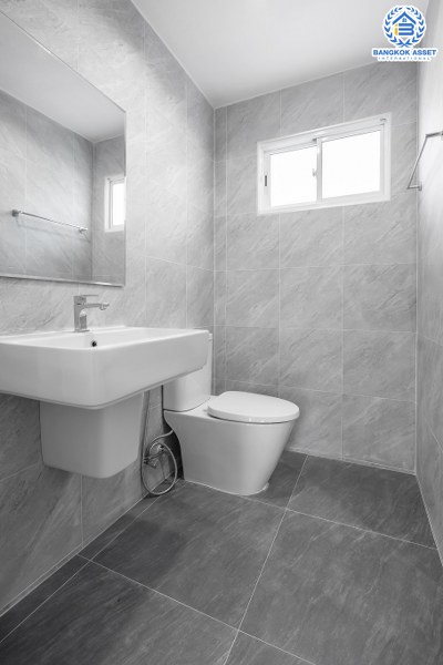 บ้านมือสองตกแต่งใหม่ ติดถนนราชพฤกษ์ โครงการ เดอะ แพลนท์ ราชพฤกษ์-พระราม5 เนื้อที่ 50.1 ตร.ว. ฟังก์ชั่น 3 ห้องนอน 3 ห้องน้ำ พร้อม Built-In มีเทอร์เรซข้างบ้านเหมาะเป็นมุมพักผ่อน บนทำเลศักยภาพ ใกล้วงเวียนพระราม5 , The Walk และอื่นๆ อีกมากมาย...